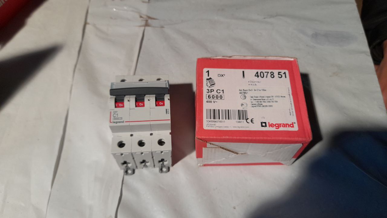 407851