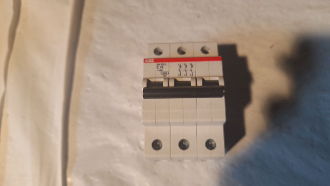 SH203L C10
