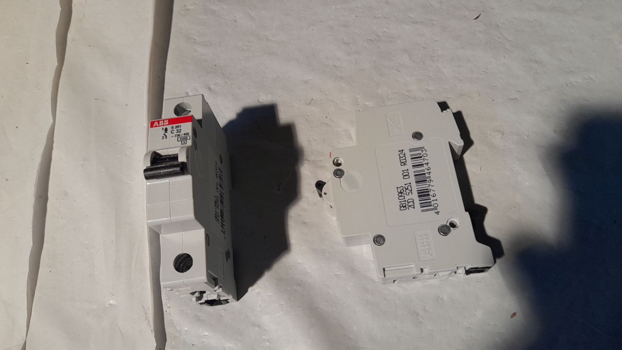2CDS251001R0324