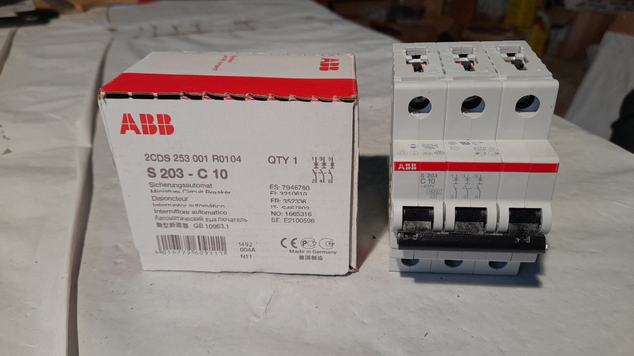2CDS253001R0104