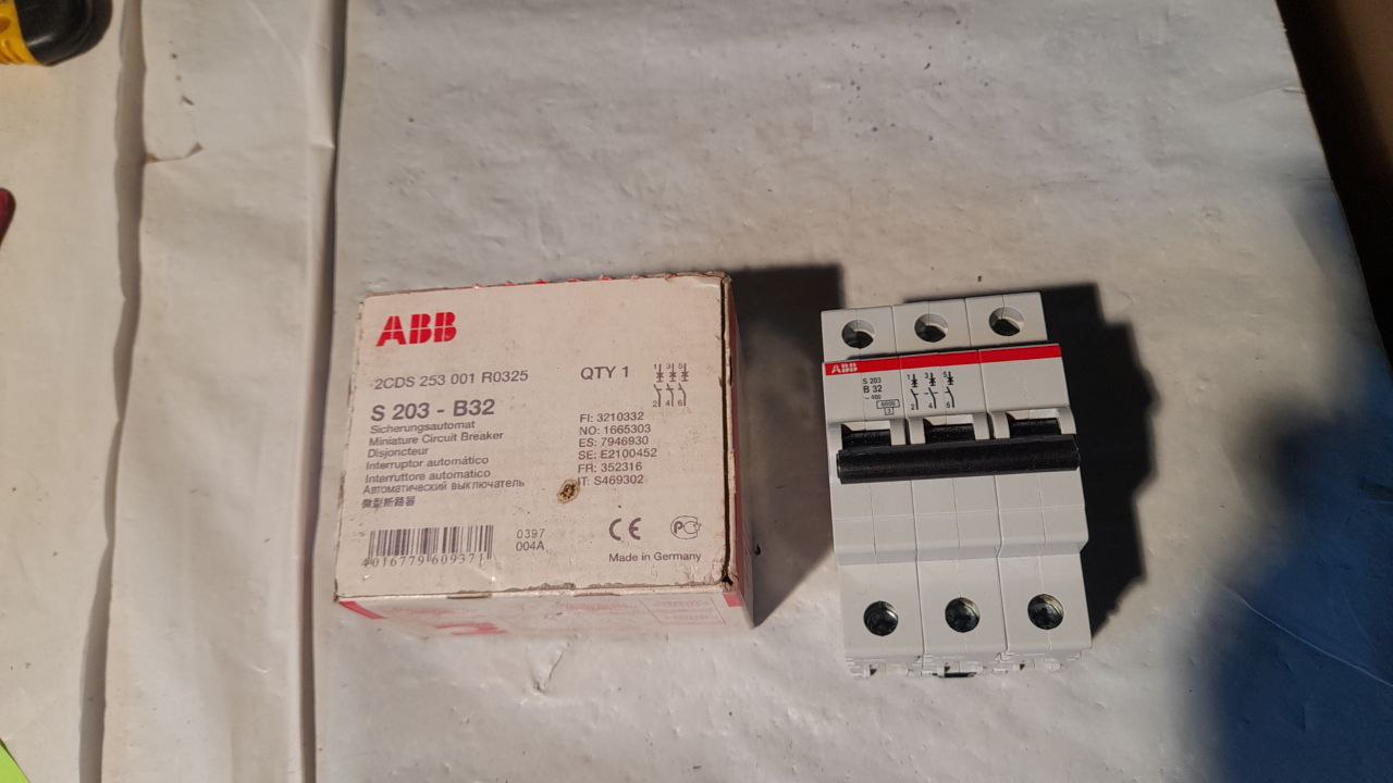 2CDS253001R0325