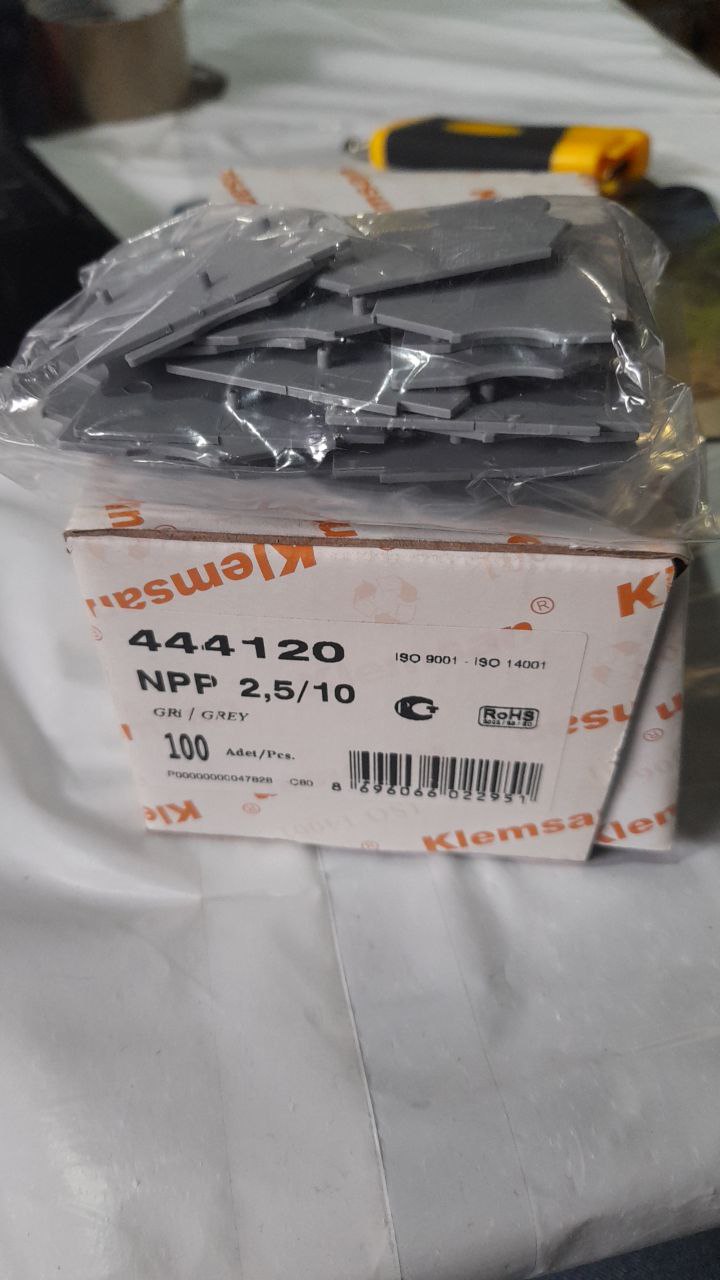 444120