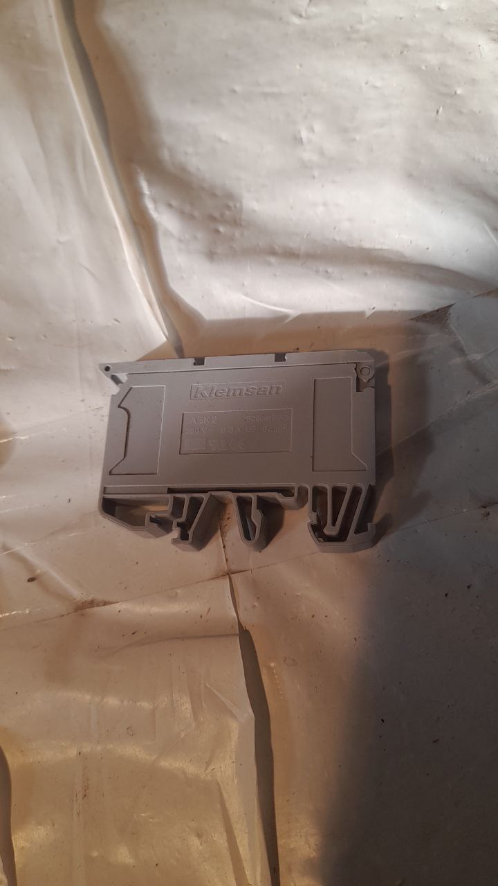 351109