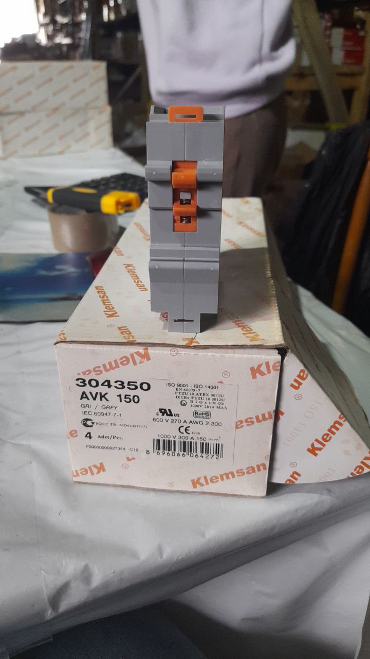 304350