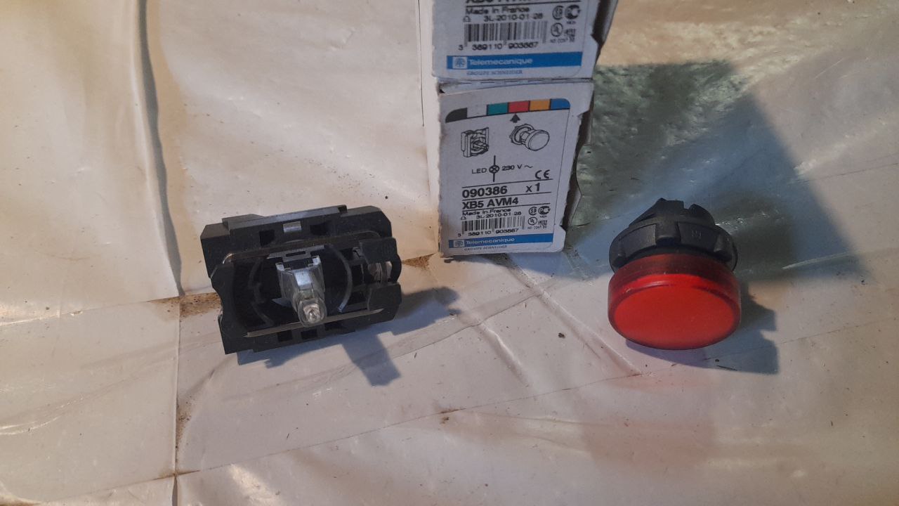 XB5AVM4