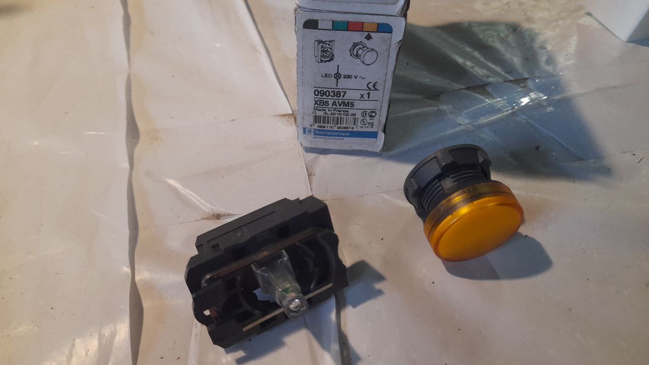 XB5AVM5
