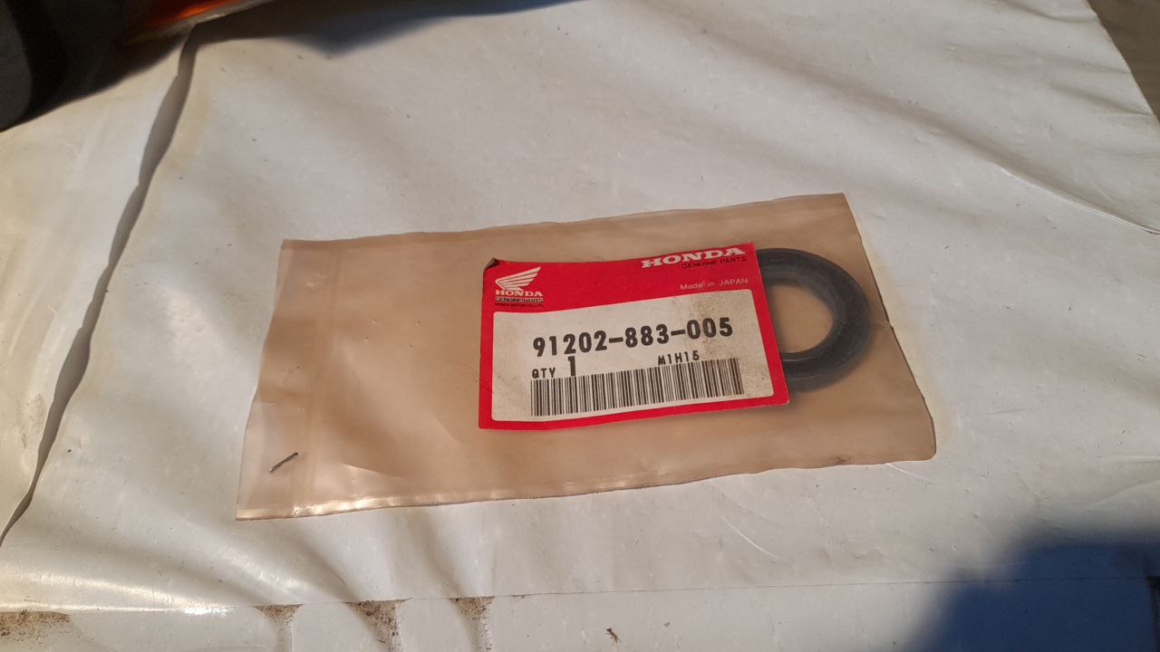 91202-883-005